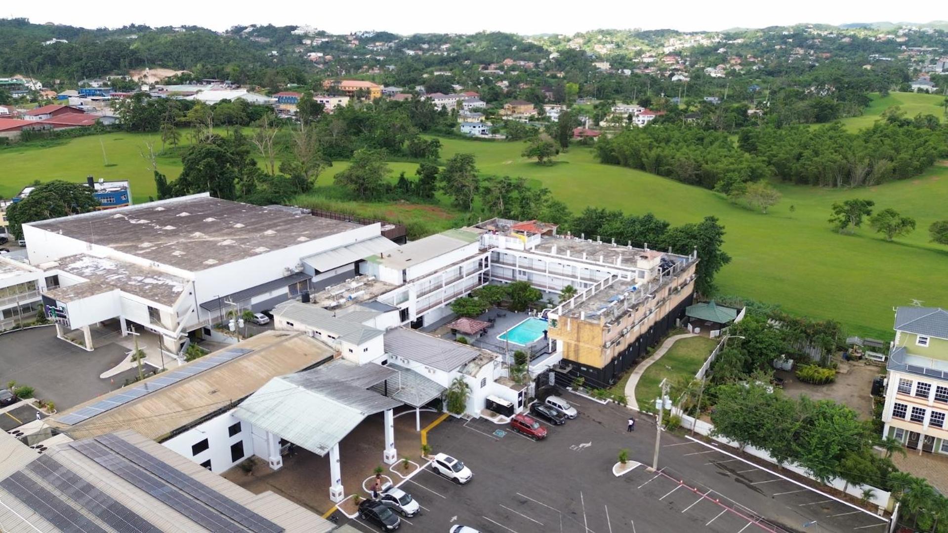 Golfview Hotel Мандевил Екстериор снимка